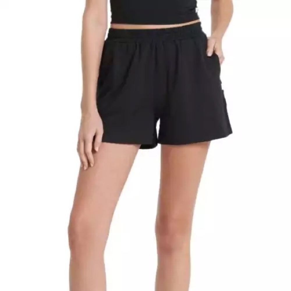 Vuori boyfriend drawstring lounge shorts